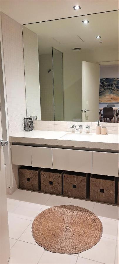 Beautiful 100mts Near The In Port Apartment Melbourne