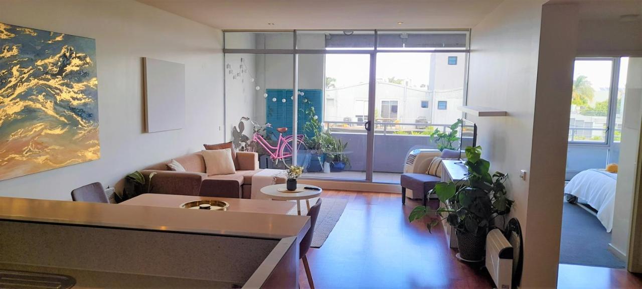 Beautiful 100mts Near The In Port Apartment Melbourne