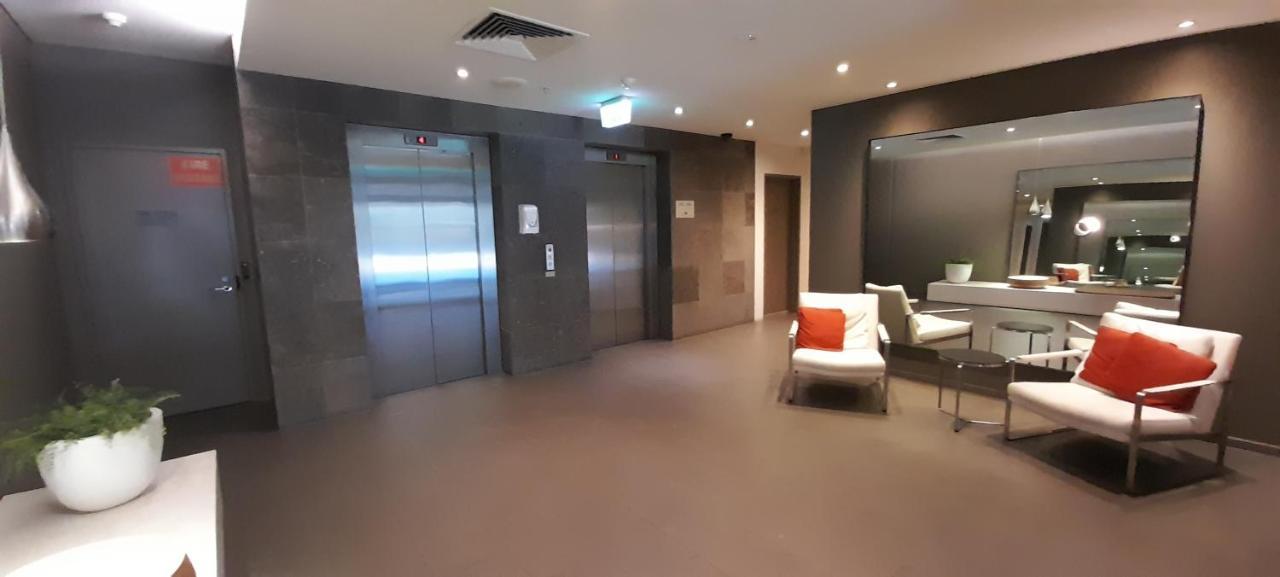 Beautiful 100mts Near The In Port Apartment Melbourne