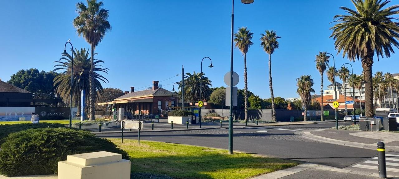 Beautiful 100mts Near The In Port * Melbourne